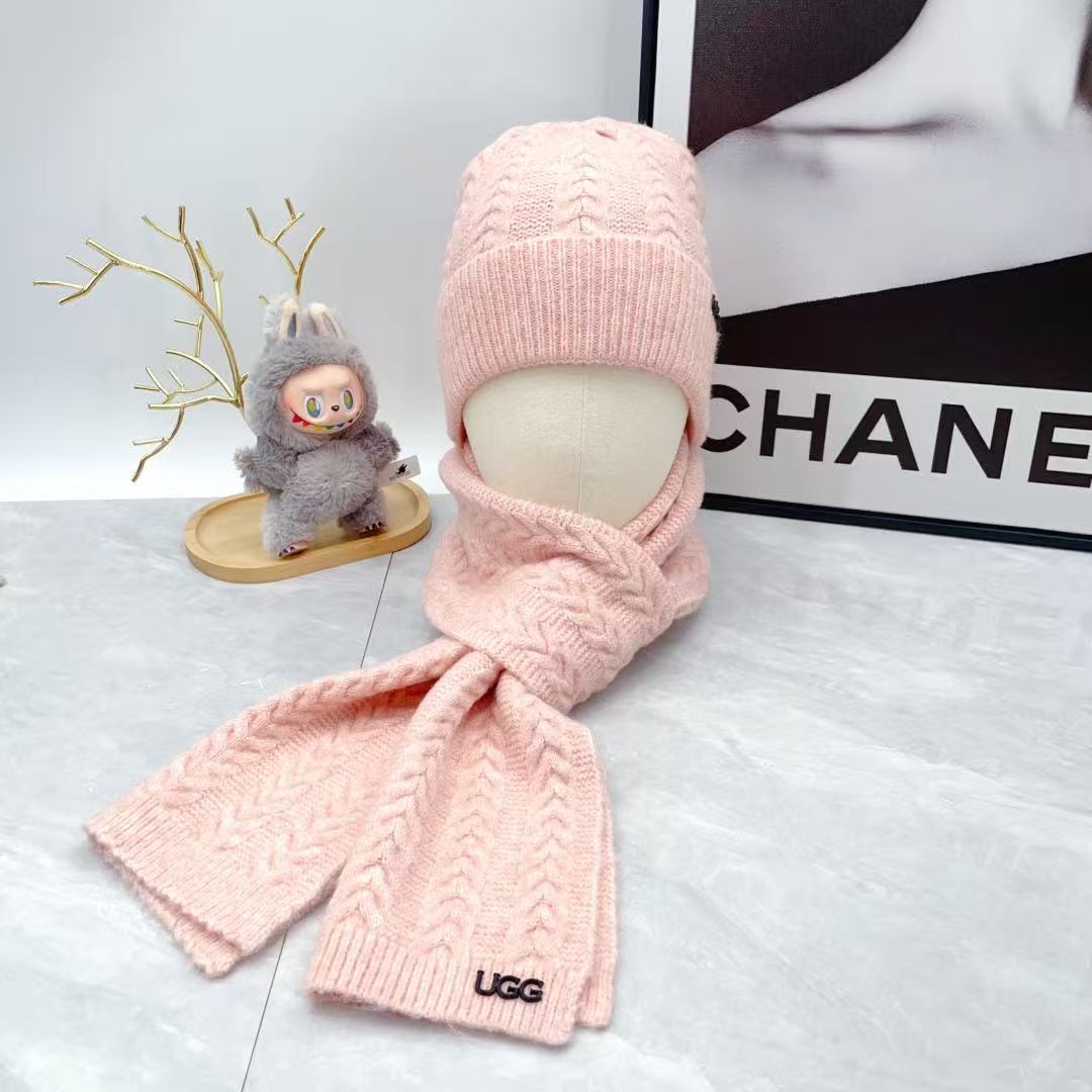 GG  hat, gloves, scarf three-piece set U